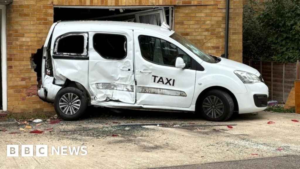 Fourth arrest after taxi smashes into Banbury house