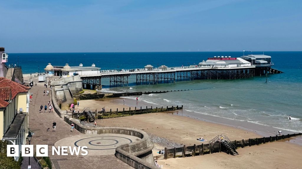 Norfolk health boss warns heatwave will impact county's NHS