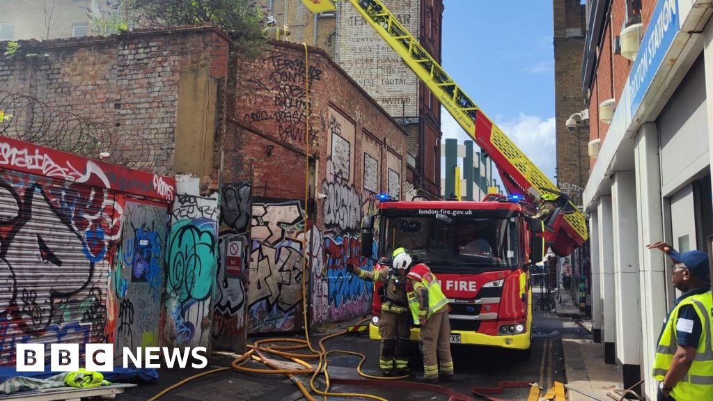 Brixton: fire closes tube station and people told to avoid area