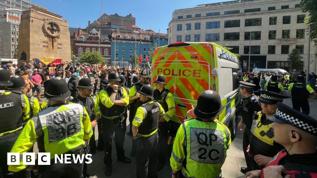 Bristol protests: Arrests amid 'deportation' demo and counter-rally