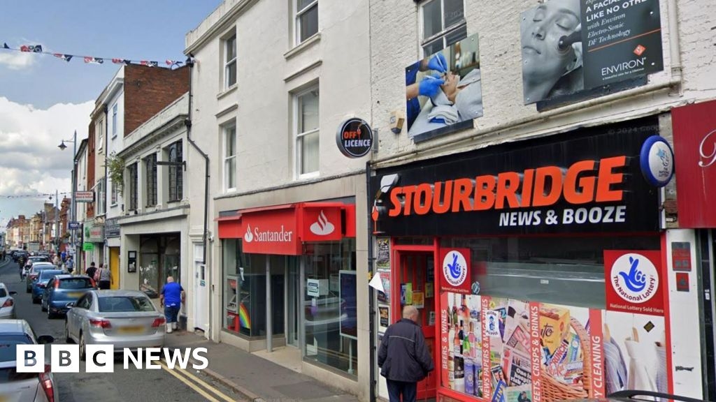 Masked gang raid Stourbridge cash machine and steal money