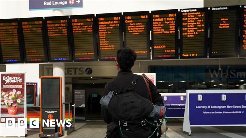 Trains delayed between Wolverhampton and Birmingham after signalling fault