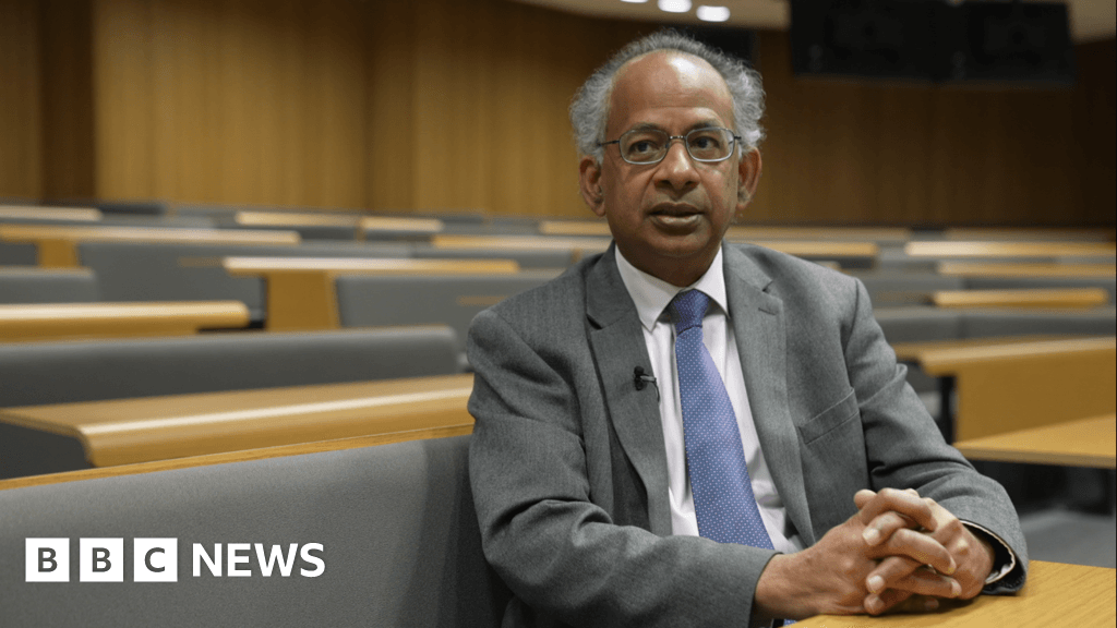 University funding model 'not working'