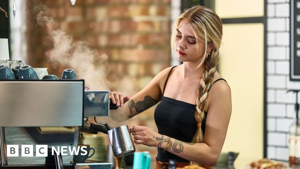NI private sector staffing falls for first time in four years
