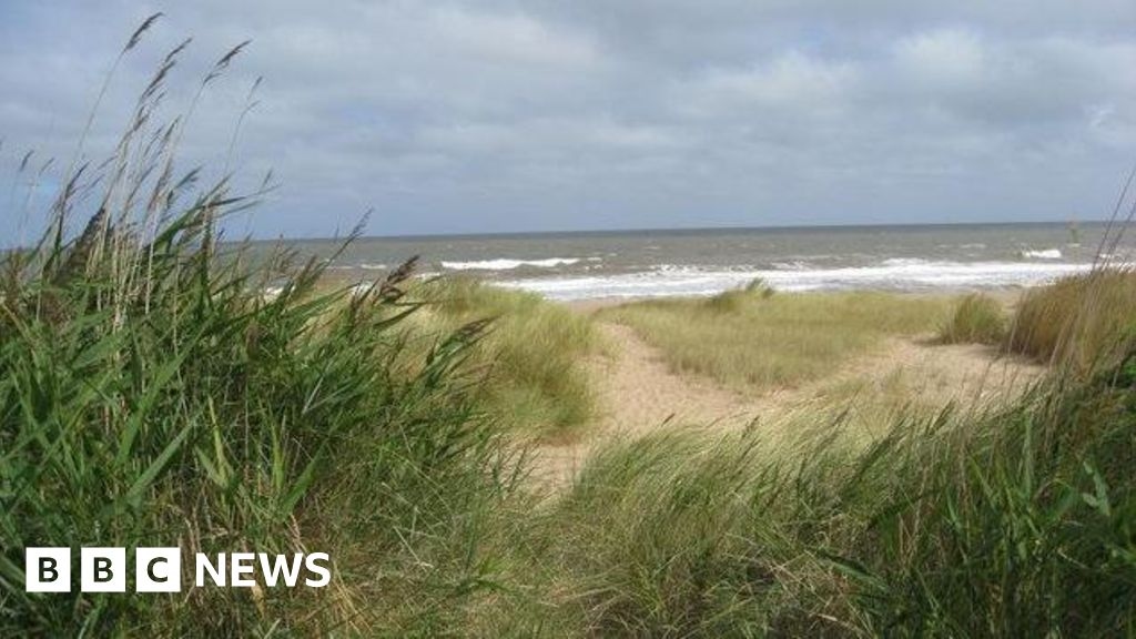 Search for missing teenager at Anderby Creek beach