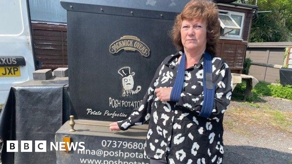 People rally to help Warwick potato seller after fall