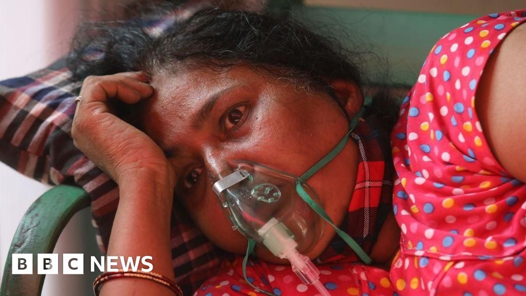 Covid-19: BBC journalists recall horrors of India's lockdown five years on