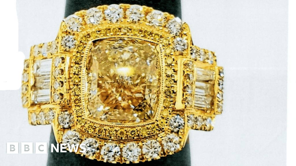 Seven California men charged in 'largest jewellery heist' in US history