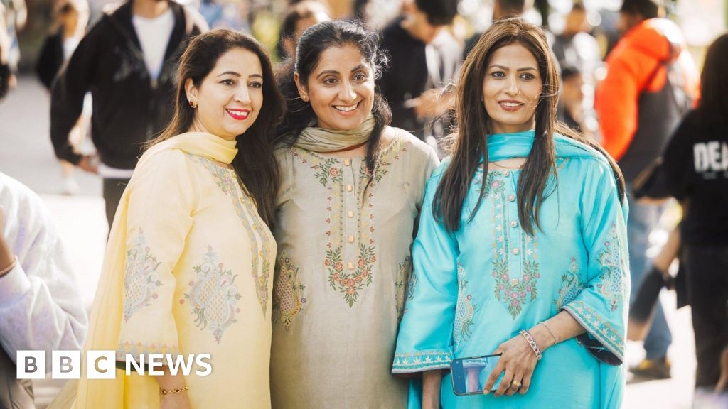 Glasgow Mela draws big crowd to Kelvingrove Park