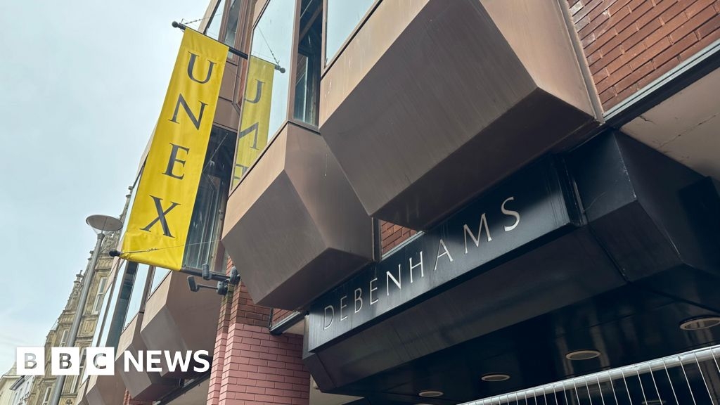 Empty Debenhams store 'blights' Ipswich town centre, says council
