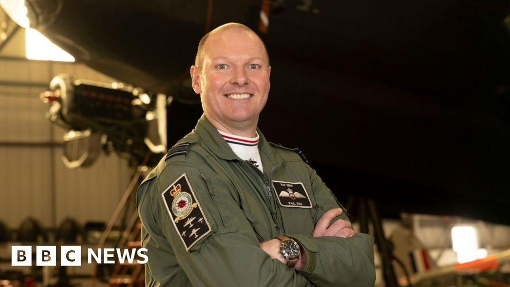 Pilot reveals emotions ahead of VE Day 80 Buckingham Palace flypast