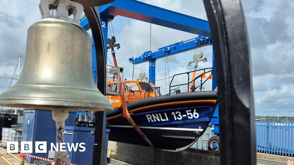 Falmouth RNLI to welcome new lifeboat to harbour