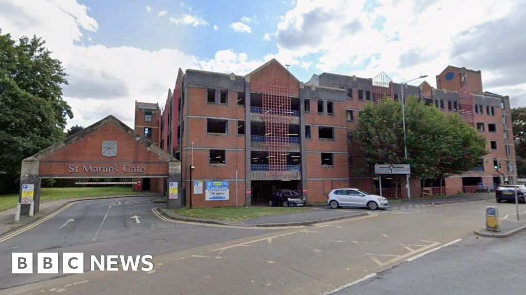 Two arrested in Worcester over reports of gun threat