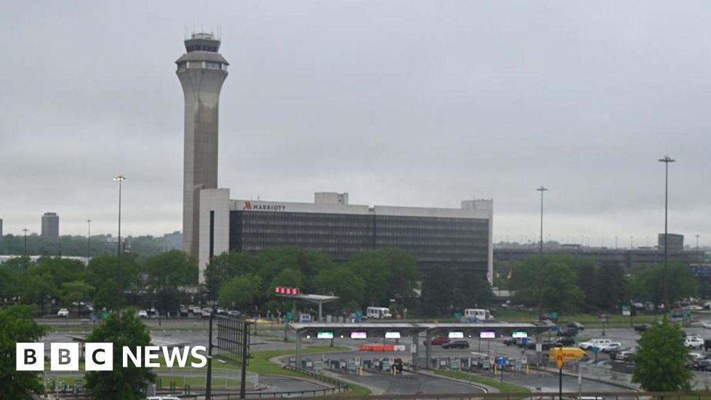 New audio reveals moment Newark air traffic radar goes dark