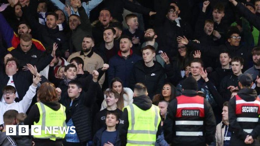 Southend United fans snap up National League play-off tickets in six hours