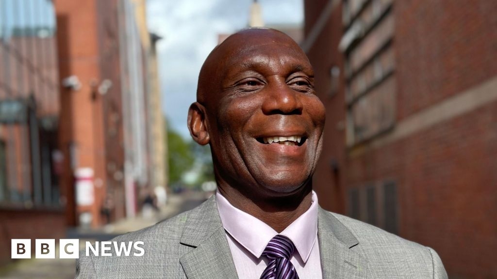 Uriah Rennie: Sheffield figures pay tribute to former referee