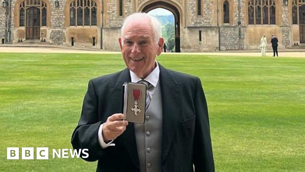 Hugo Duncan: BBC presenter receives MBE from Prince William