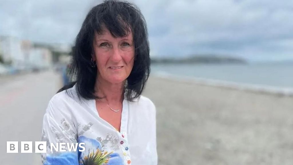 Campaign for fresh Summerland inquest 'marches on', survivor says