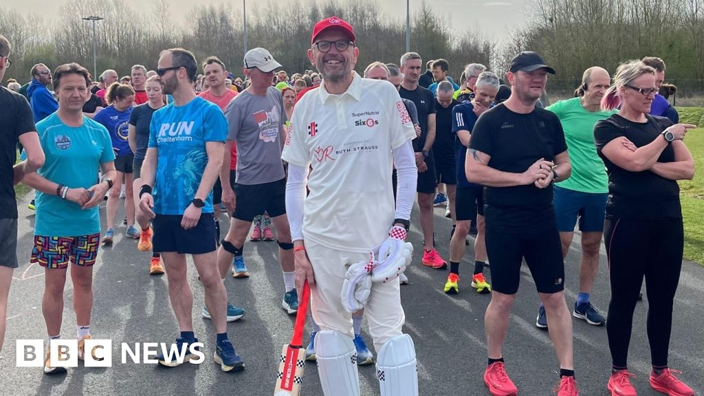 Pocklington man to run six races in cricket gear carrying bat