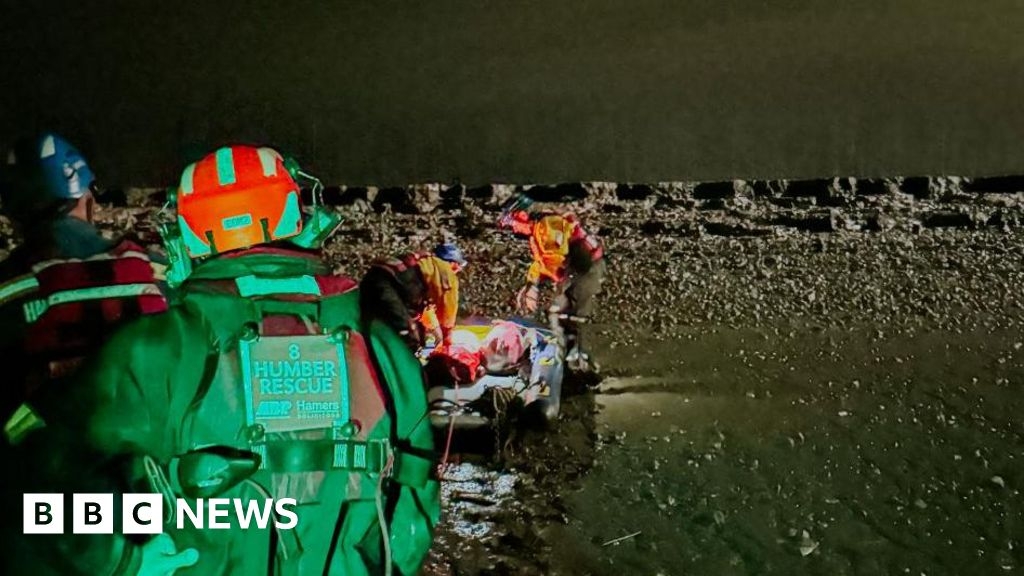 Three rescued on 'intense' night for Humber lifeboat crew
