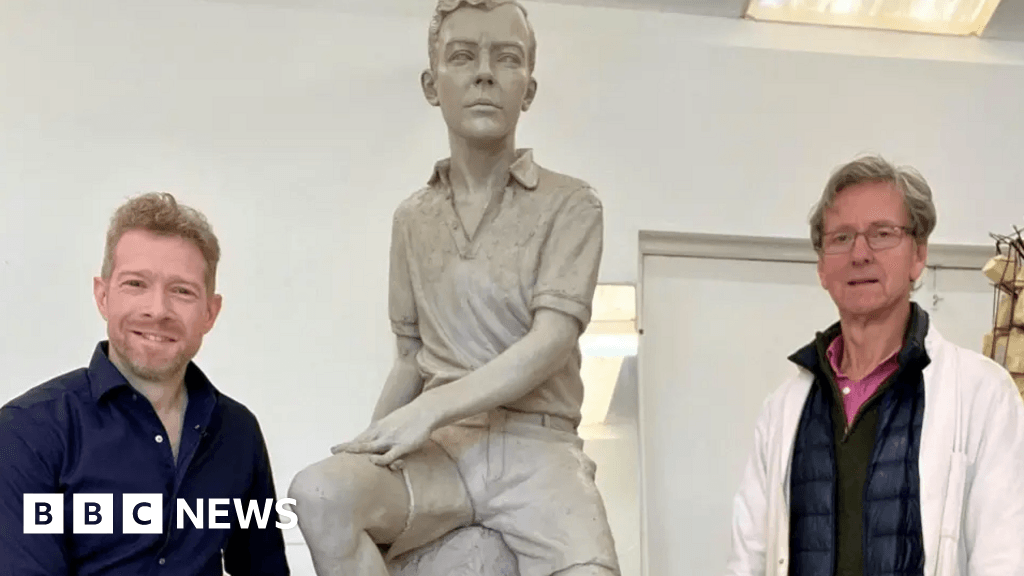 Lowestoft Benjamin Britten statue to be 'unveiled this year'