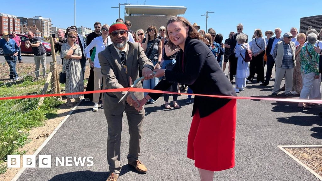 Hove Beach Park officially opened by council leader