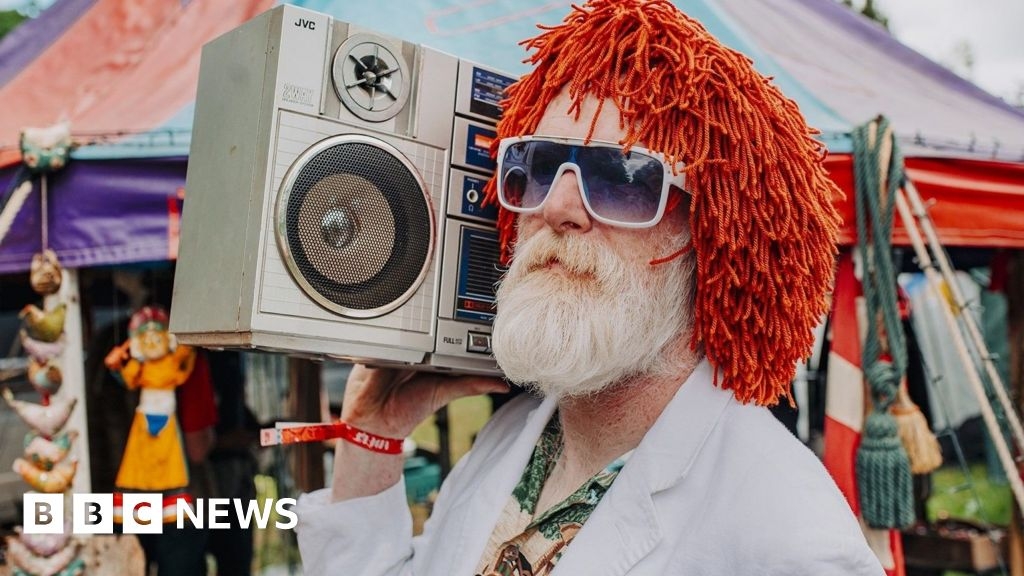 Wiltshire in Pictures: Shindig, dancers and crop circles
