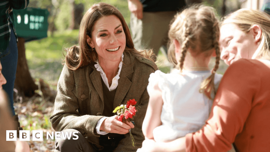 William and Kate join children on island nature trail in Mull