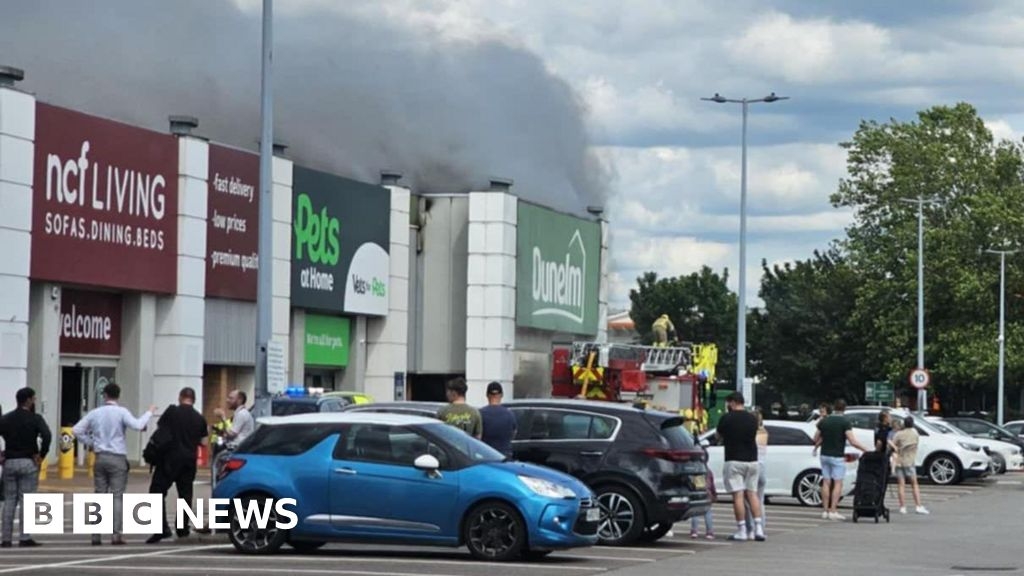 Dunelm Northampton retail park fire sees animals and shoppers evacuated