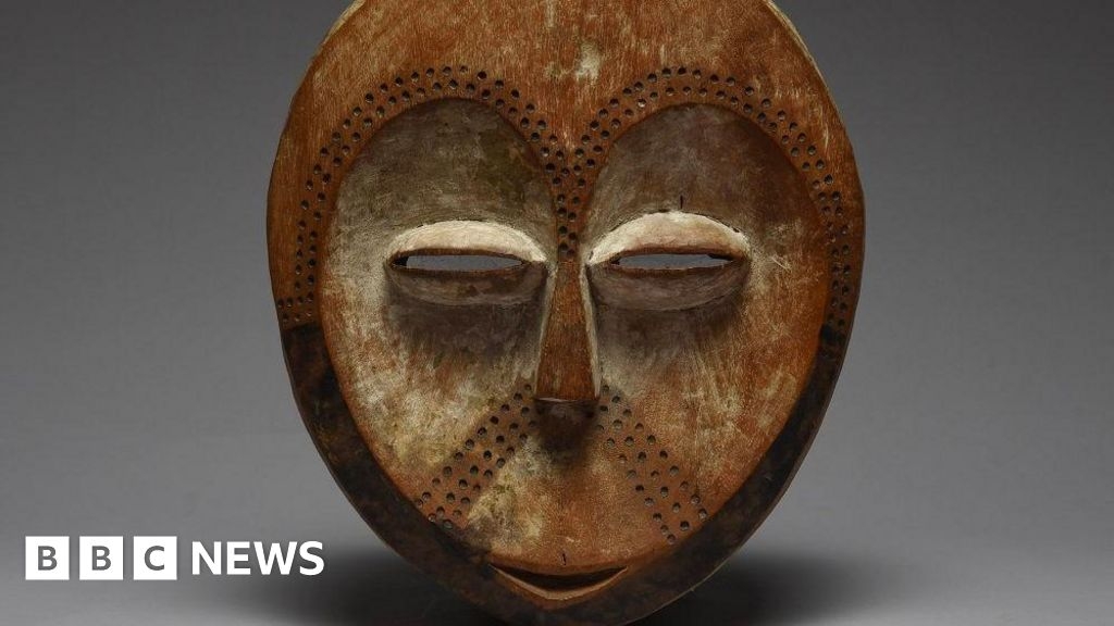 African mask valued at £300 sells for £107k