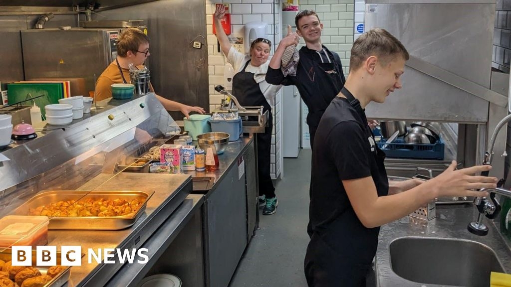 Windsor pub gets students to run bar to help keep it open