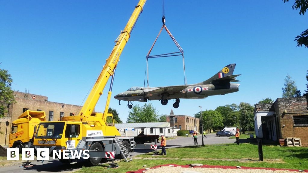 Norfolk: Cold war plane transported to new home