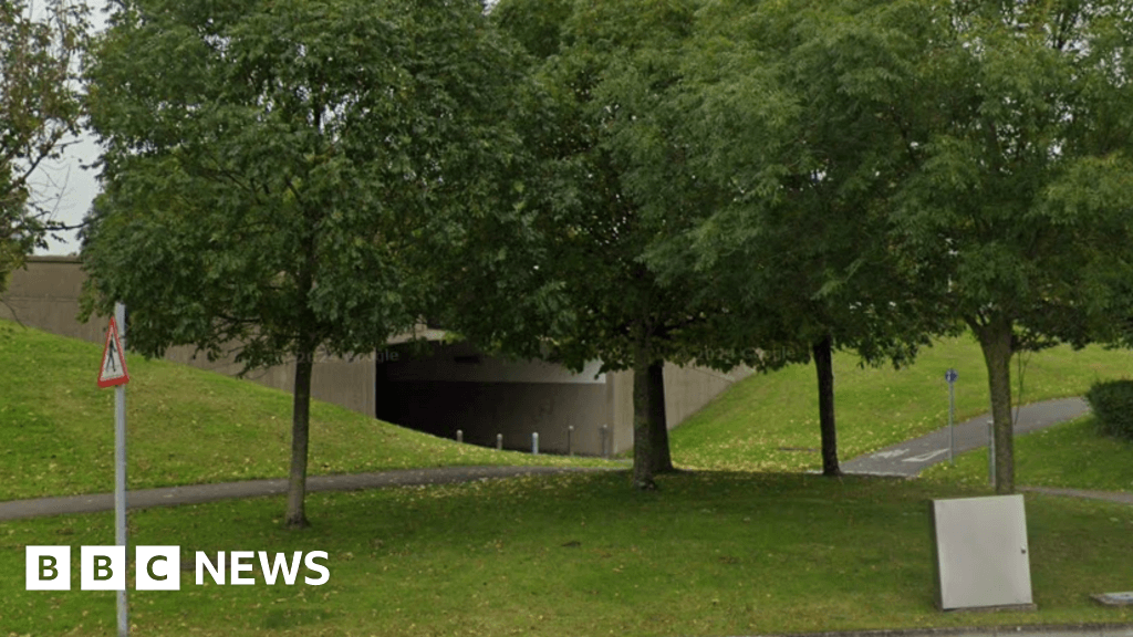 Cribbs Causeway: Suspected stabbing leaves teen in hospital