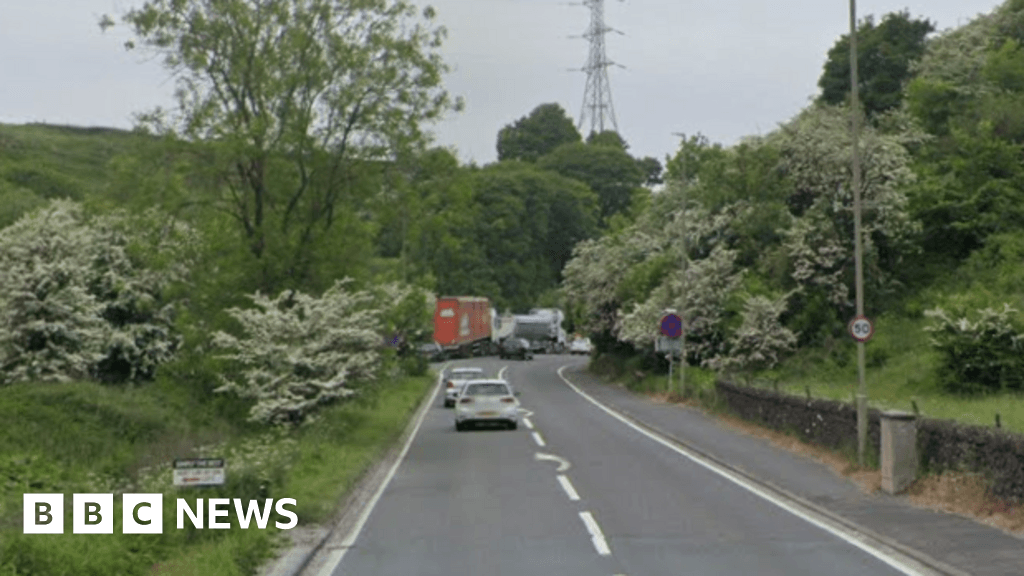 A6 in Derbyshire closed after serious crash