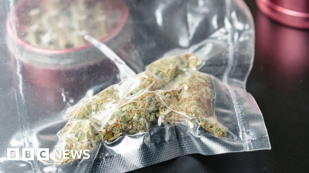 Cardiff: Two men admit smuggling cannabis labelled as Yankee Candles