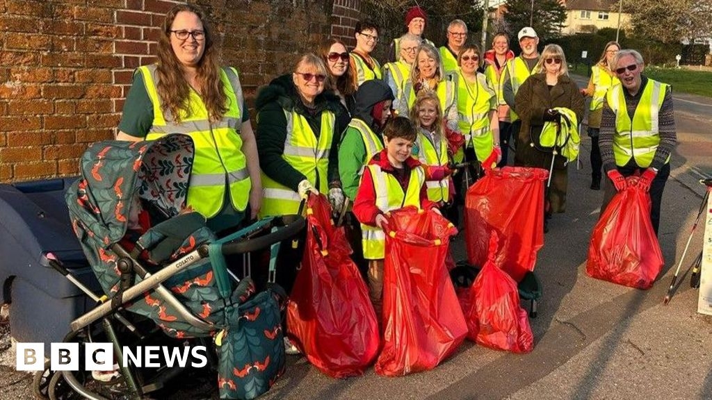 Rushmoor Binfluencers close in on litter picking target