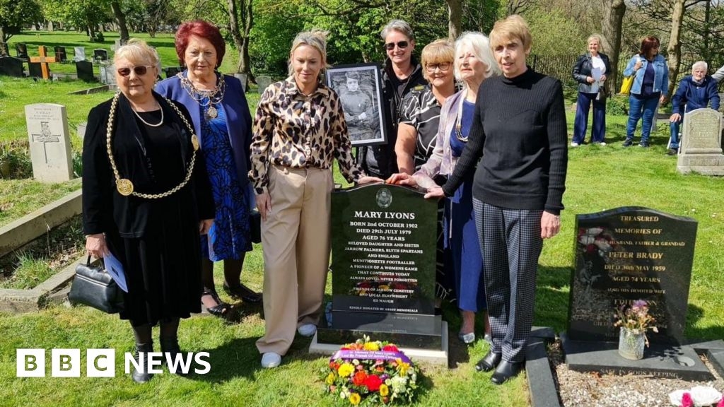 Headstone honours 'forgotten' Jarrow football star Mary Lyons