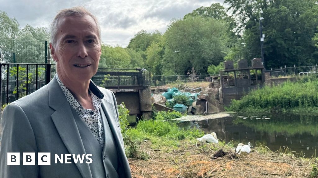Colchester Castle Park bridge repairs halted after hours
