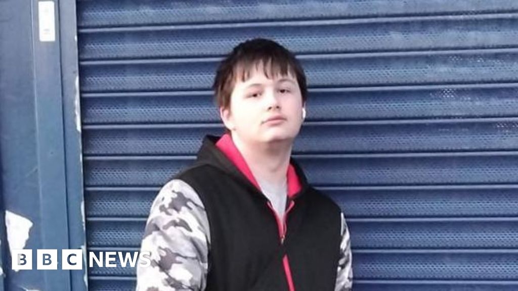 Hero Rugby paperboy alerted couple to fatal fire