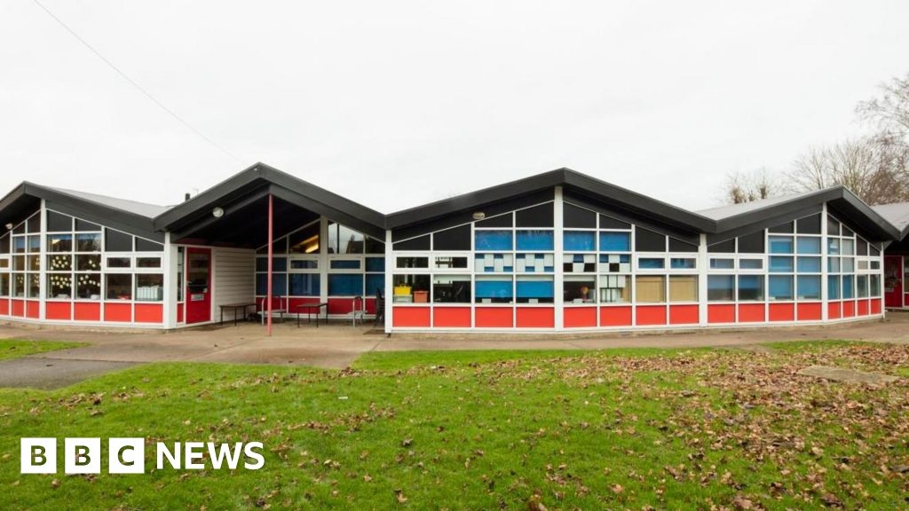 'Innovative' Glenmere Primary School gets listed status