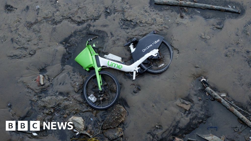 Lime bikes dumped in canals and rivers 'posing pollution risk'