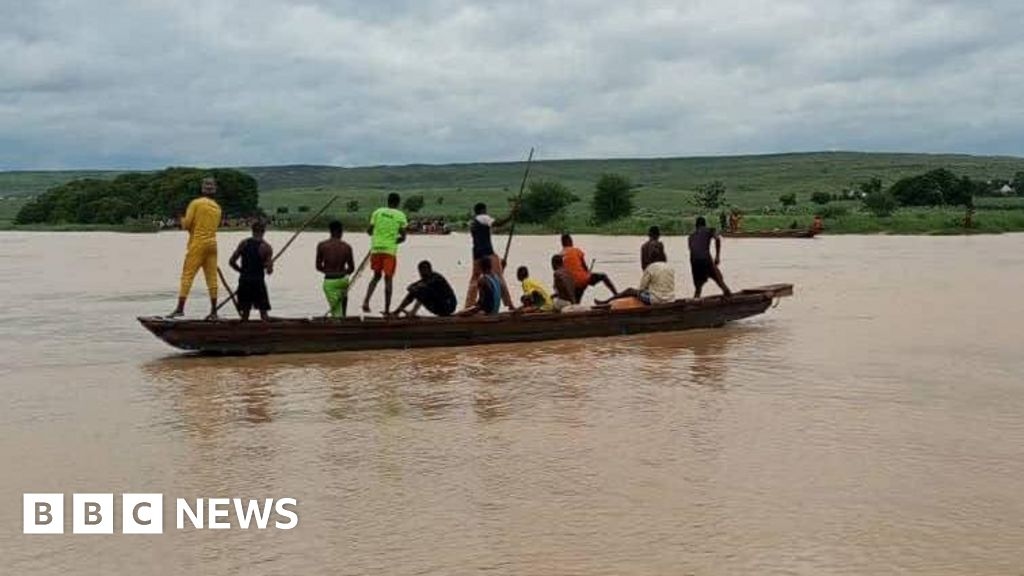 Sokoto boat accident: Nigerian rescuers search for dozens missing