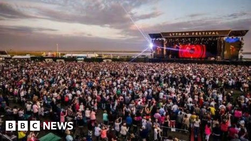 Lytham Festival: Extra buses put on as thousands gather for event