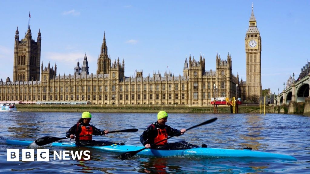 Canoeist wins 125-mile non-stop canoe race for third time