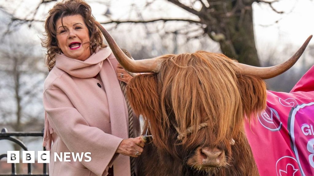 Comedian Elaine C Smith honoured with Freedom of Glasgow