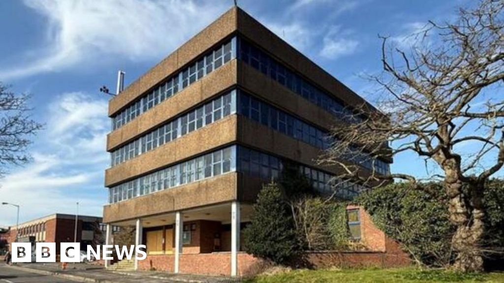 Former police station to be sold at auction