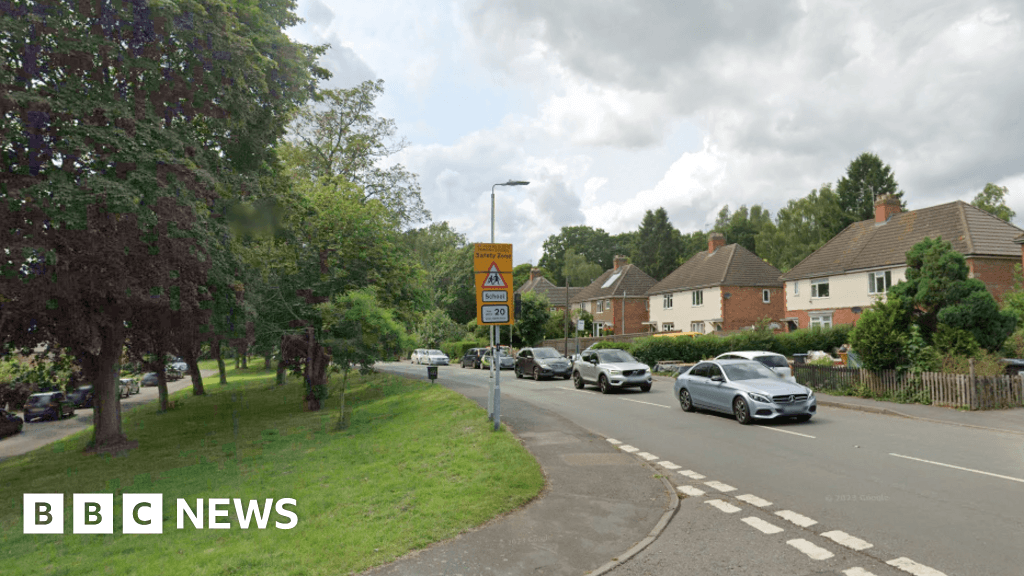 Woman arrested after child hit by car in Market Bosworth