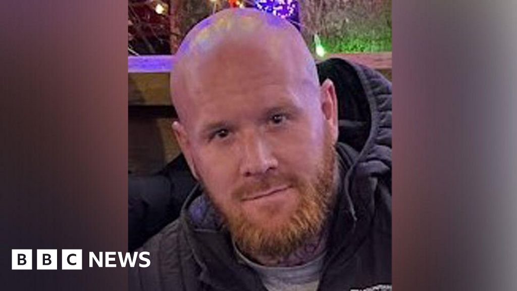 HMP Altcourse prison officer shot in 'revenge plot', jury told
