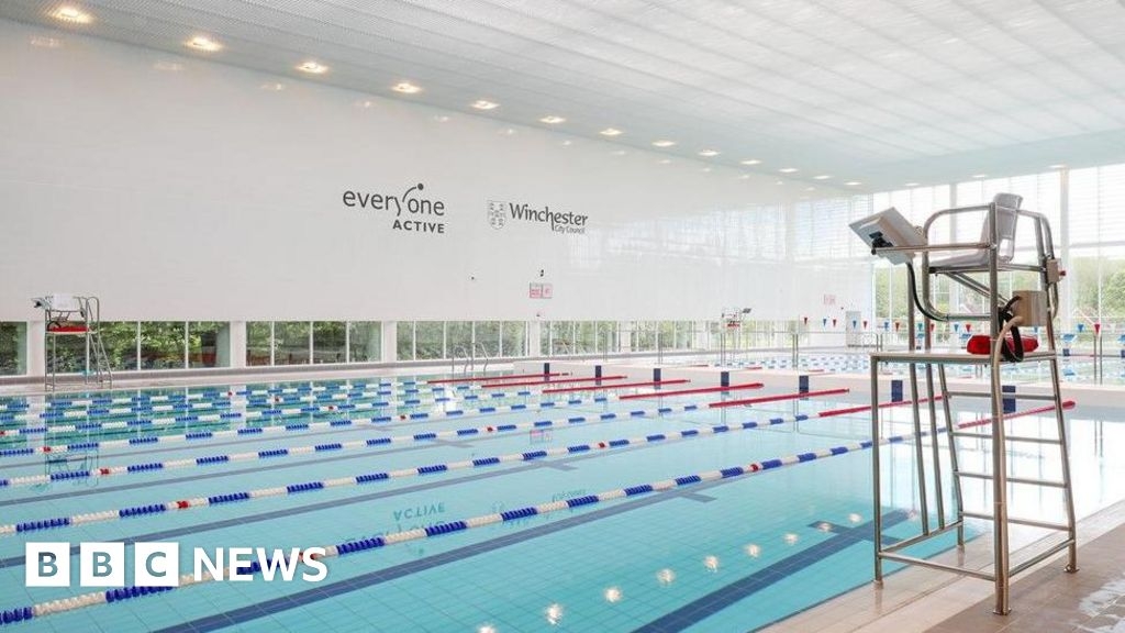Winchester sports centre pool shut over roof problems