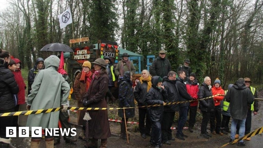 Oil and gas drilling licence surrendered at Dunsfold site